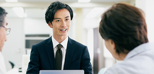 営業職の社員
